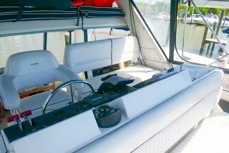 Slide: The Image of 1994 Carver 350 Mariner Power 751975 20250502151357732 19_XLARGE 1994 Carver 350 Mariner Aft Cabin - 5318945
