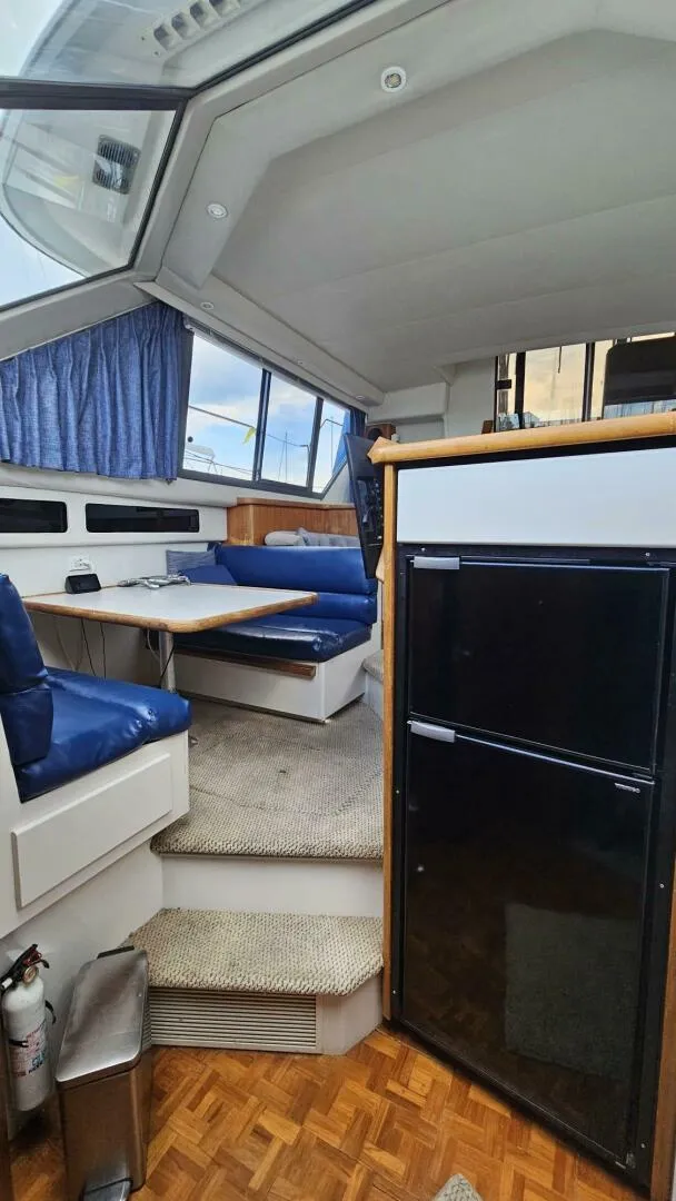 Slide: The Image of 1994 Carver 350 Mariner Power 751975 20250506211804661 42_XLARGE 1994 Carver 350 Mariner Aft Cabin - 5318926