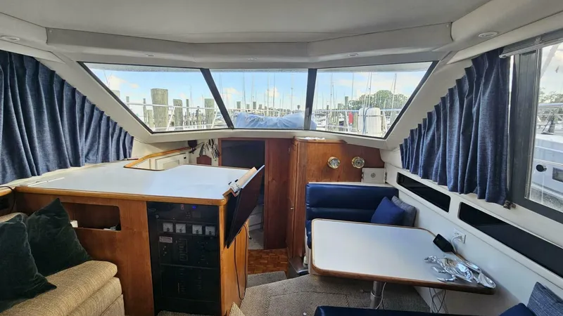 Slide: The Image of 1994 Carver 350 Mariner Power 751975 20250506211759937 6_XLARGE 1994 Carver 350 Mariner Aft Cabin - 5318923