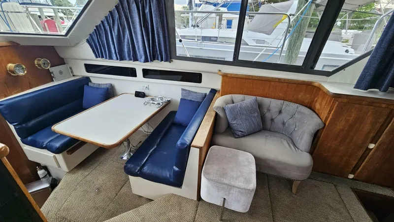 Slide: The Image of 1994 Carver 350 Mariner Power 751975 20250506211759803 8_XLARGE 1994 Carver 350 Mariner Aft Cabin - 5318900