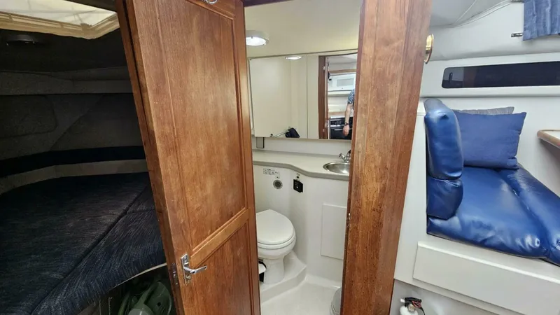 Slide: The Image of 1994 Carver 350 Mariner Power 751975 20250506211800916 33_XLARGE (1) 1994 Carver 350 Mariner Aft Cabin - 5318910