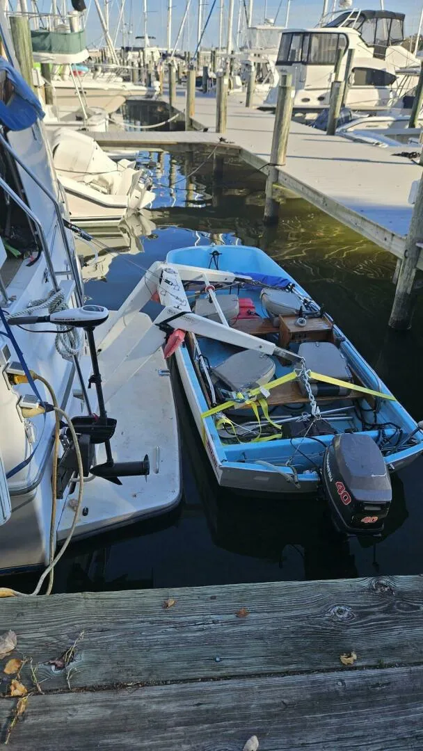 Slide: The Image of 1994 Carver 350 Mariner Power 751975 20250501094114973 6_XLARGE 1994 Carver 350 Mariner Aft Cabin Boston Waler render - 5318906