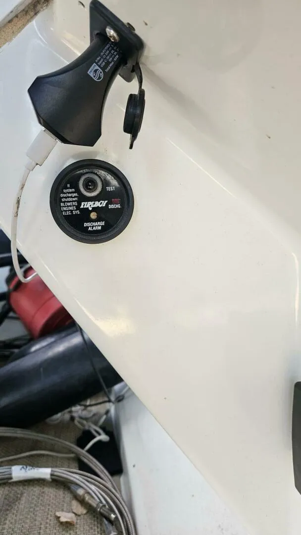 Slide: The Image of 1994 Carver 350 Mariner Power 751975 20250501094117856 49_XLARGE 1994 Carver 350 Mariner Aft Cabin - 5318937