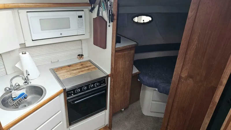 Slide: The Image of 1994 Carver 350 Mariner Power 751975 20250506211801077 32_XLARGE 1994 Carver 350 Mariner Aft Cabin - 5318932