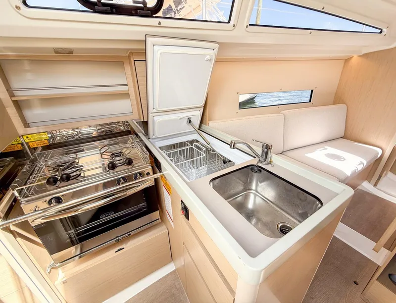 Slide: The Image of Beneteau Oceanis 30.1 2021 - 5319952