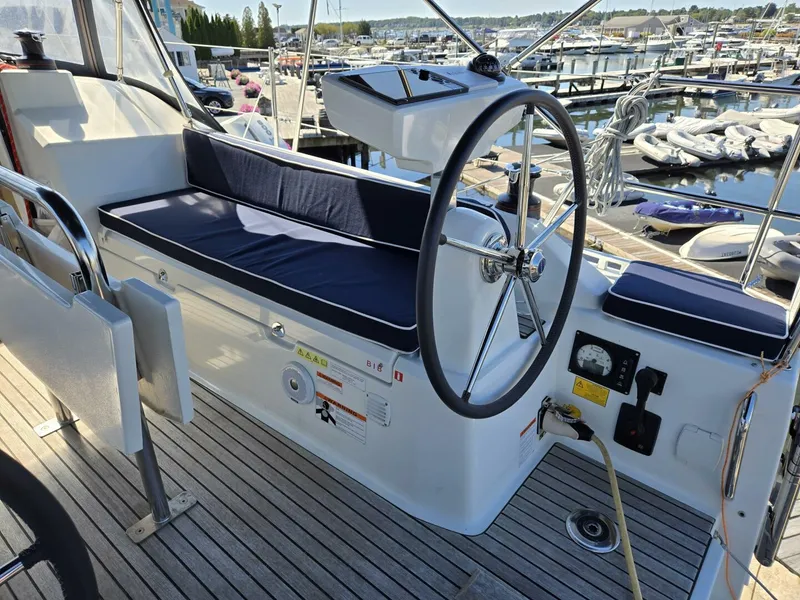 Slide: The Image of Beneteau Oceanis 30.1 2021 - 5624069