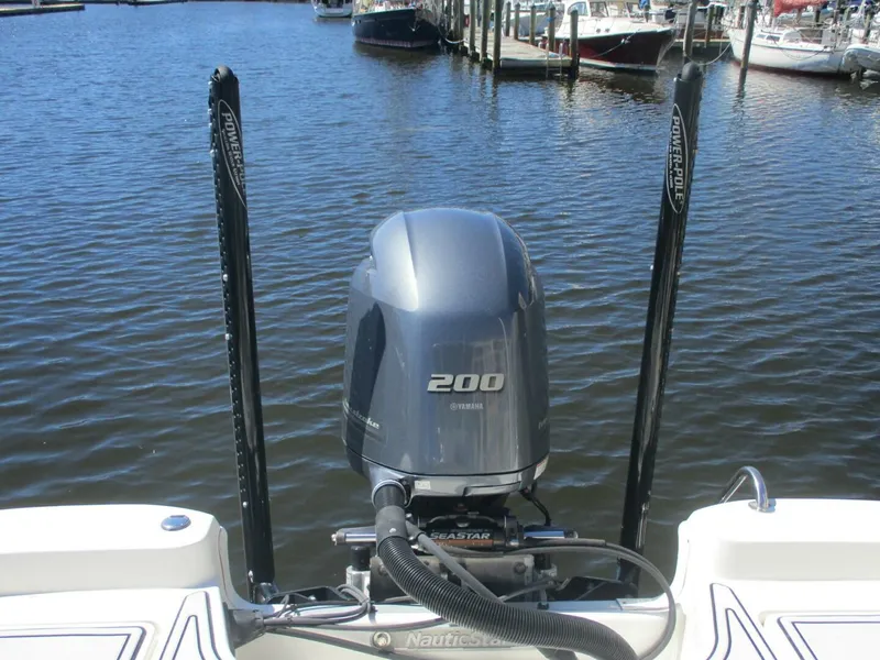 Slide: The Image of NauticStar 24 2018 - 5320060