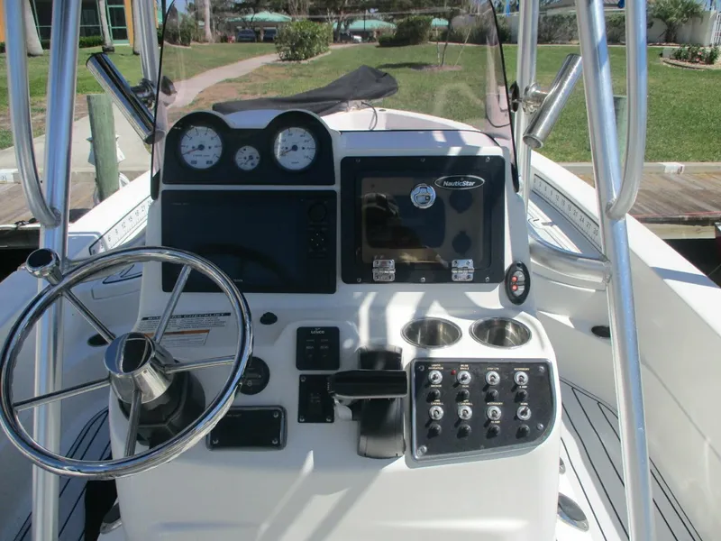 Slide: The Image of NauticStar 24 2018 - 5320052