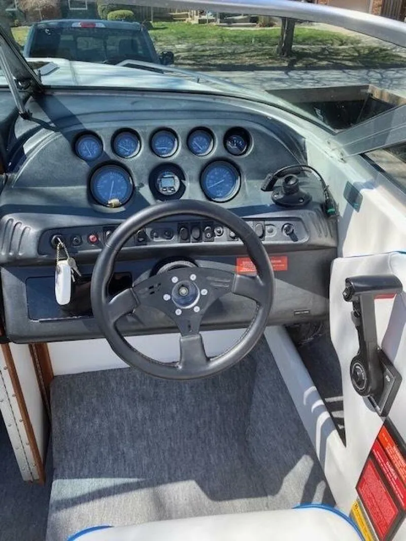 Slide: The Image of Sea Ray 20 1991 - 5320179