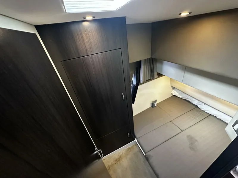 Slide: The Image of Carver C34 2013 - 5353223