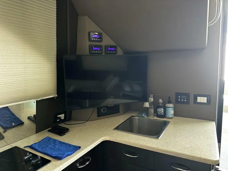 Slide: The Image of Carver Yachts C34 2013 - 5353229