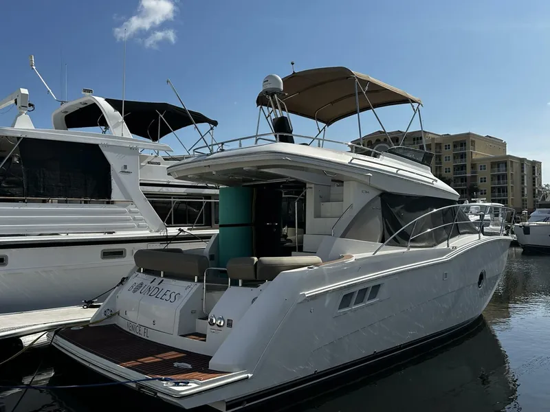 Slide: The Image of Carver Yachts C34 2013 - 5353210