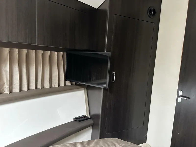 Slide: The Image of Carver Yachts C34 2013 - 5353235