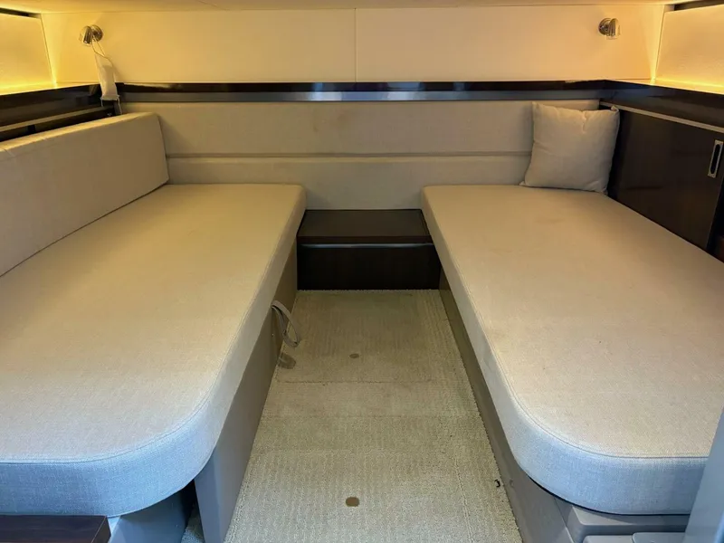 Slide: The Image of Sea Ray 320 Sundancer 2020 - 5322104