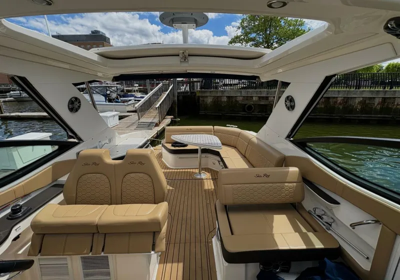Slide: The Image of Sea Ray 320 Sundancer 2020 - 5322111