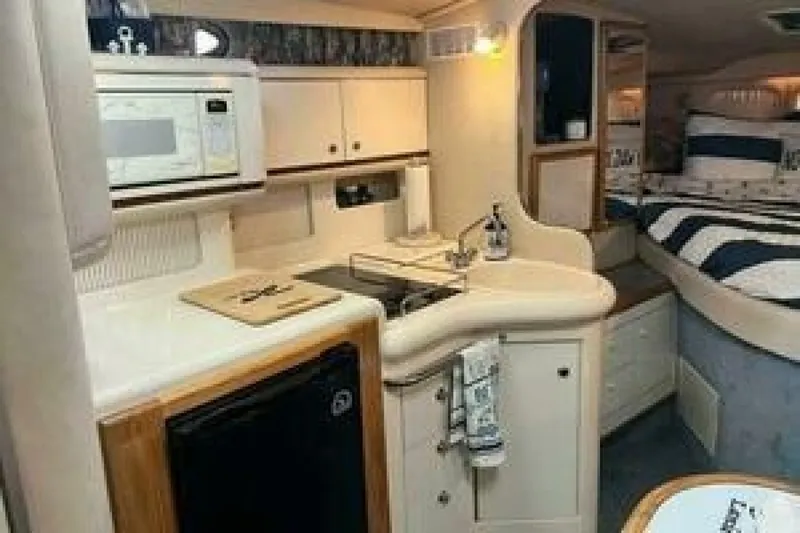 Slide: The Image of Sea Ray 330 Express Cruiser 1996 - 7510253