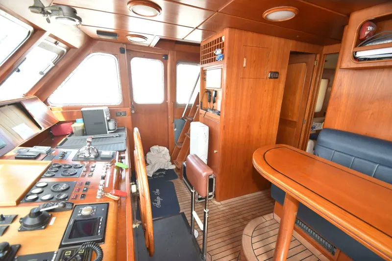 Slide: The Image of 1987 Jongert 78 Motor Yacht Power 9800998 978613227 0 200520250854 28 - 5327499