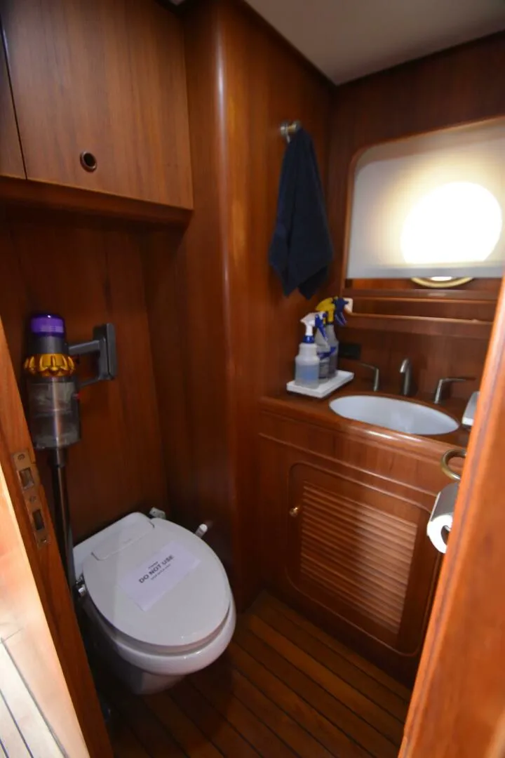 Slide: The Image of 1987 Jongert 78 Motor Yacht Power 9800998 978613221 0 200520250853 22 - 5327488