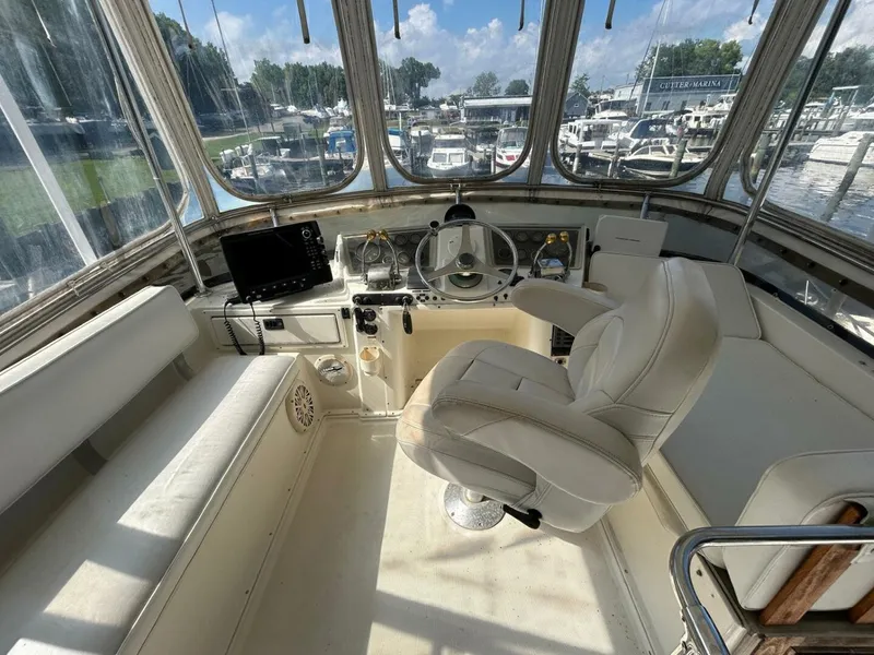 Slide: The Image of Tiara 3300 Flybridge 1989 - 5324401