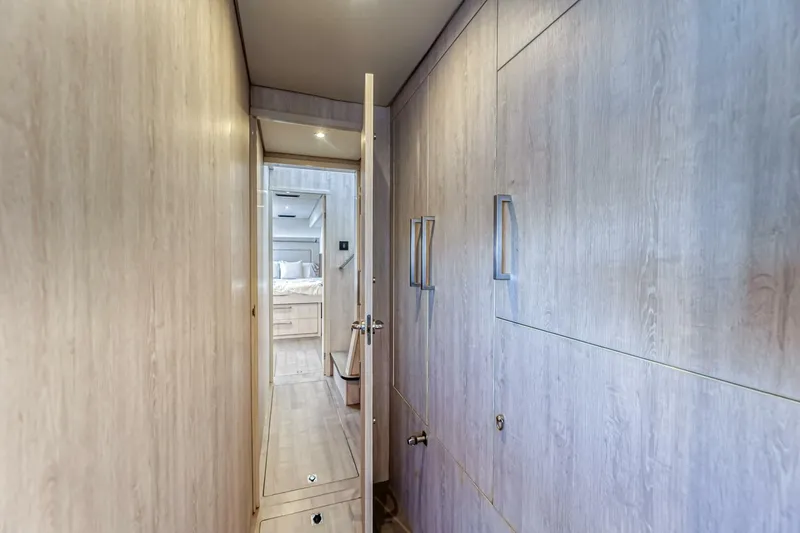 Slide: The Image of Leopard 58 2016 - 5324551