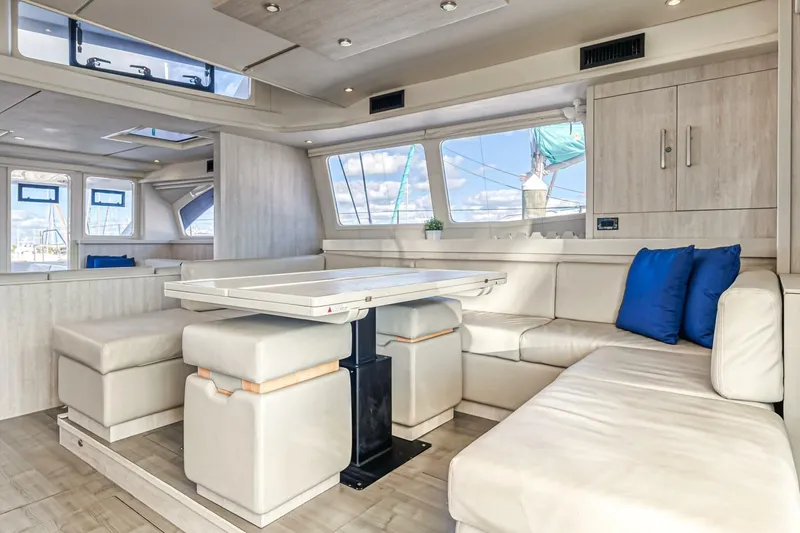 Slide: The Image of Leopard 58 2016 - 5324445