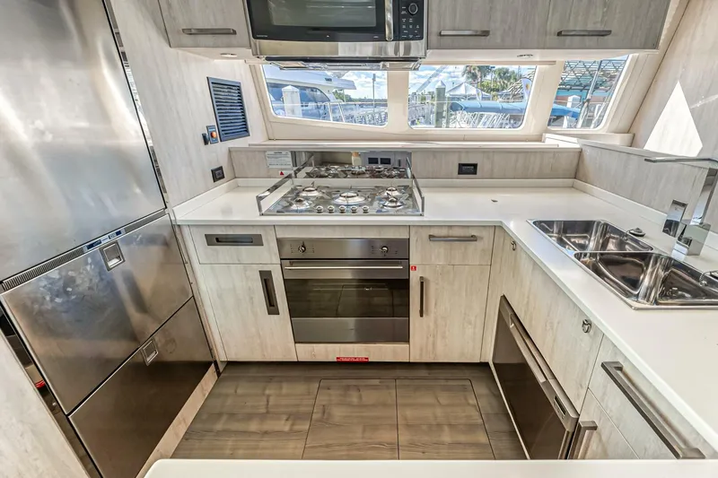 Slide: The Image of Leopard 58 2016 - 5324448