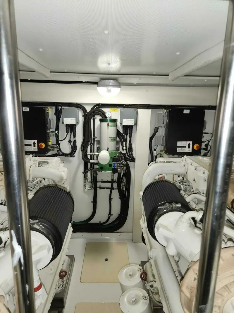 Slide: The Image of Azimut Flybridge 2014 - 5352107