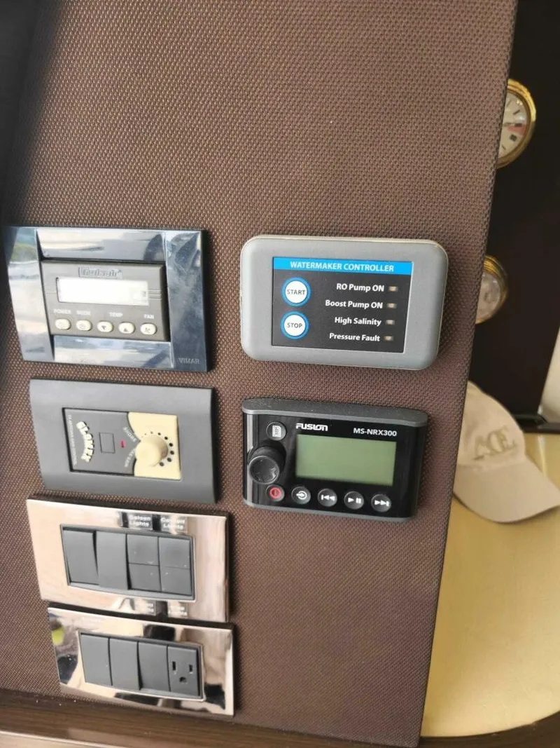 Slide: The Image of Azimut Flybridge 2014 - 5352062