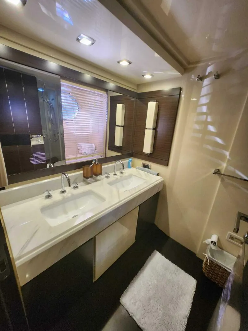 Slide: The Image of Azimut Flybridge 2014 - 5352077