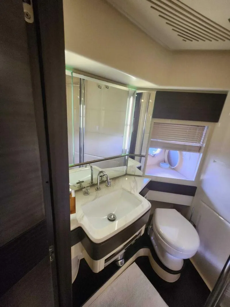 Slide: The Image of Azimut Flybridge 2014 - 5352084