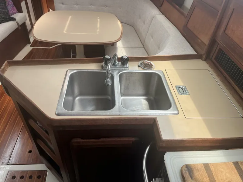 Slide: The Image of Hunter 33.5 - 5391538