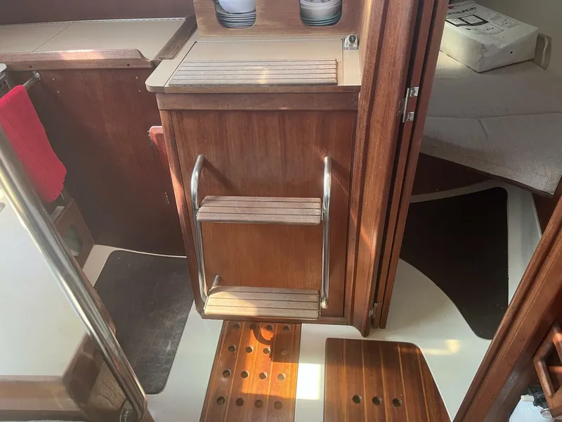 Slide: The Image of Hunter 33.5 Comp Steps - 5367103