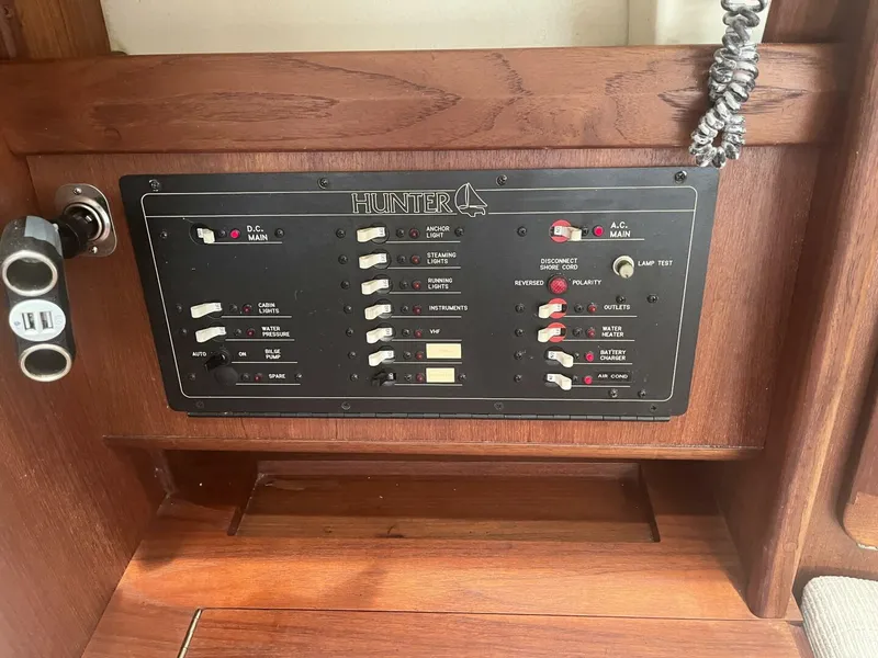 Slide: The Image of Hunter 33.5 - 5391561