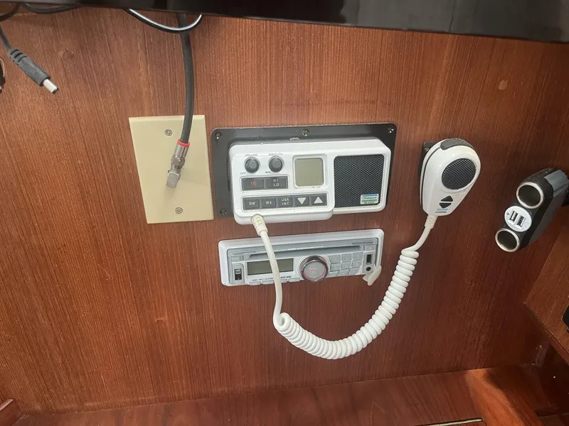 Slide: The Image of Hunter 33.5 - 5391562