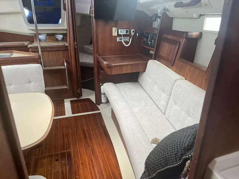 Slide: The Image of Hunter 33.5 - 5391560