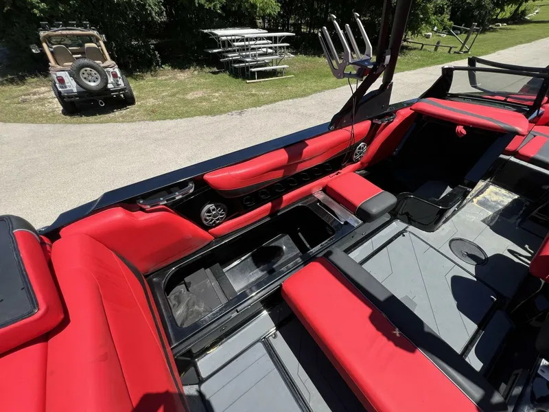 Slide: The Image of Axis T23 2021 - 5326946