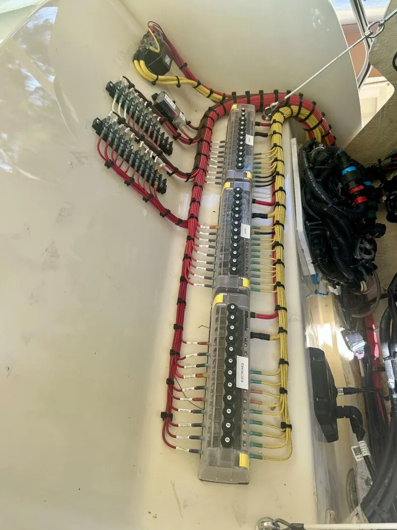 Slide: The Image of Chris-Craft Catalina 34 2016 - 5327086