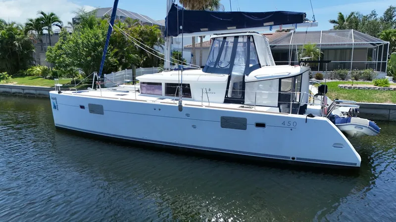 Slide: The Image of Lagoon 450F 2013 - 5328594