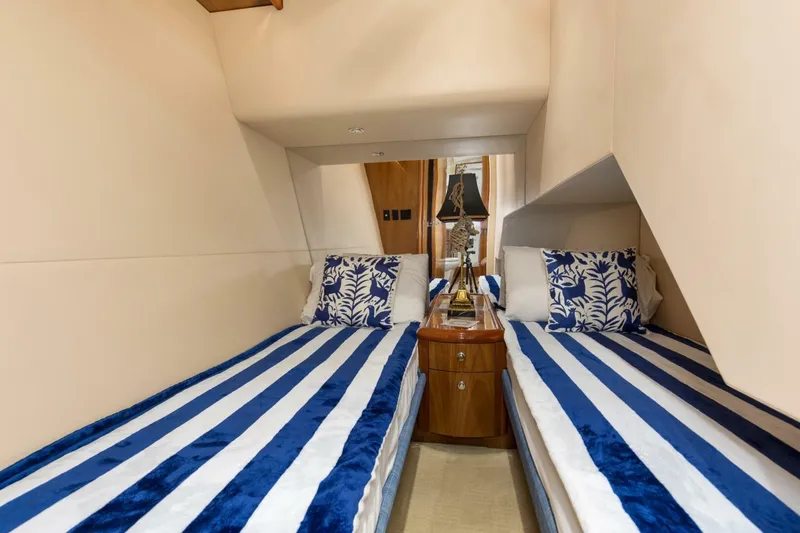 Slide: The Image of 2008 54 Hatteras 54 Convertible Lady A Stb Guest Stateroom - 5454763