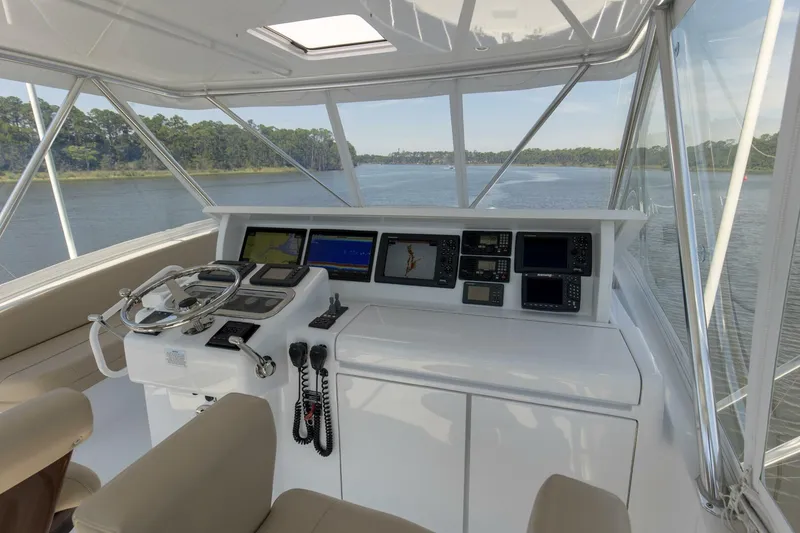 Slide: The Image of 2008 54 Hatteras 54 Convertible Lady A Flybridge (5) - 5454773