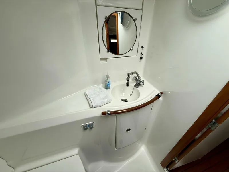 Slide: The Image of Beneteau 411 2002 - 5330920