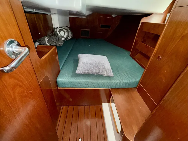 Slide: The Image of Beneteau 411 2002 - 5330923