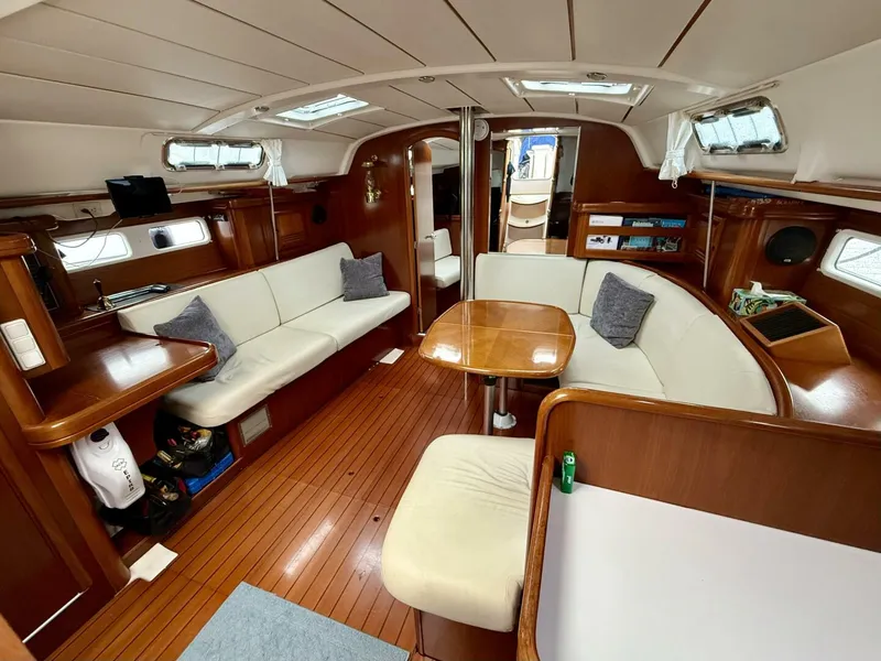 Slide: The Image of Beneteau 411 2002 - 5330910