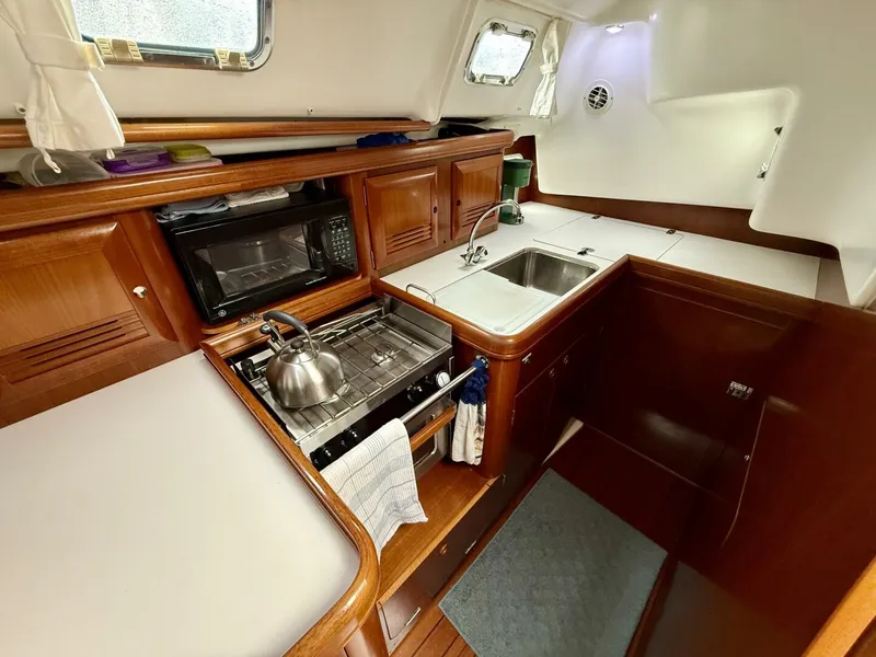 Slide: The Image of Beneteau 411 2002 - 5330911