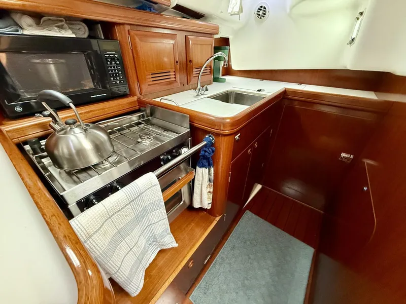 Slide: The Image of Beneteau 411 2002 - 5330912