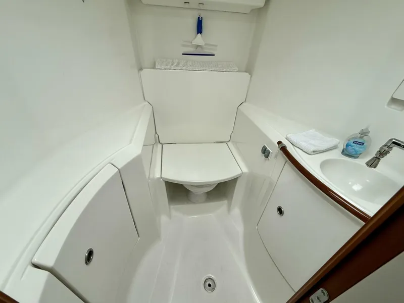 Slide: The Image of Beneteau 411 2002 - 5330919