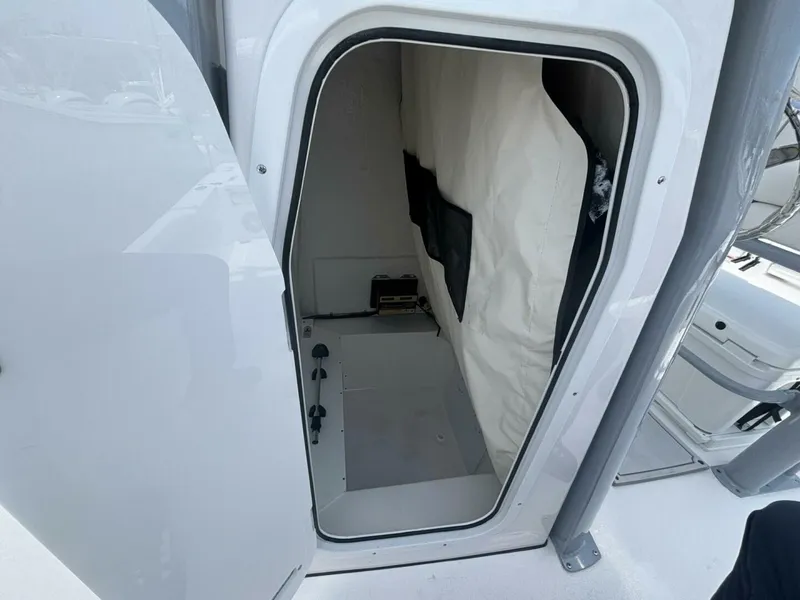 Slide: The Image of Sea Fox 251 Bay Fox 2025 - 5330990