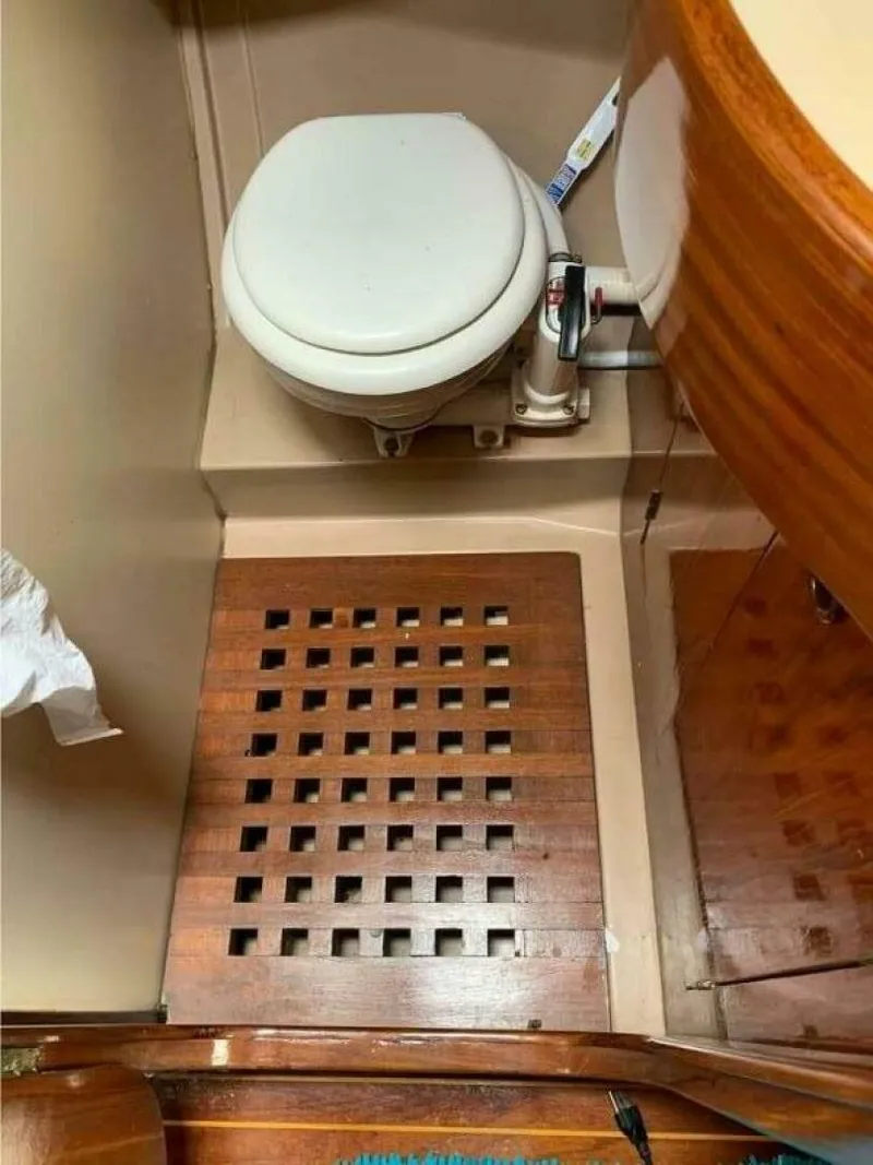 Slide: The Image of Beneteau 42 First 1984 - 5340857