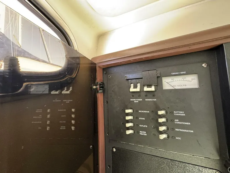 Slide: The Image of Boston Whaler 305 Conquest 2011 - 5333642