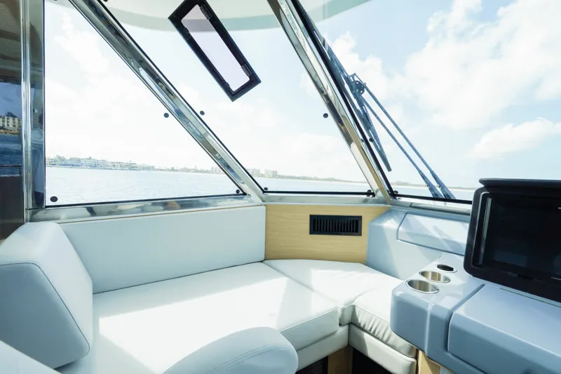 Slide: The Image of Aquila 54 Yacht 2023 - 5420232